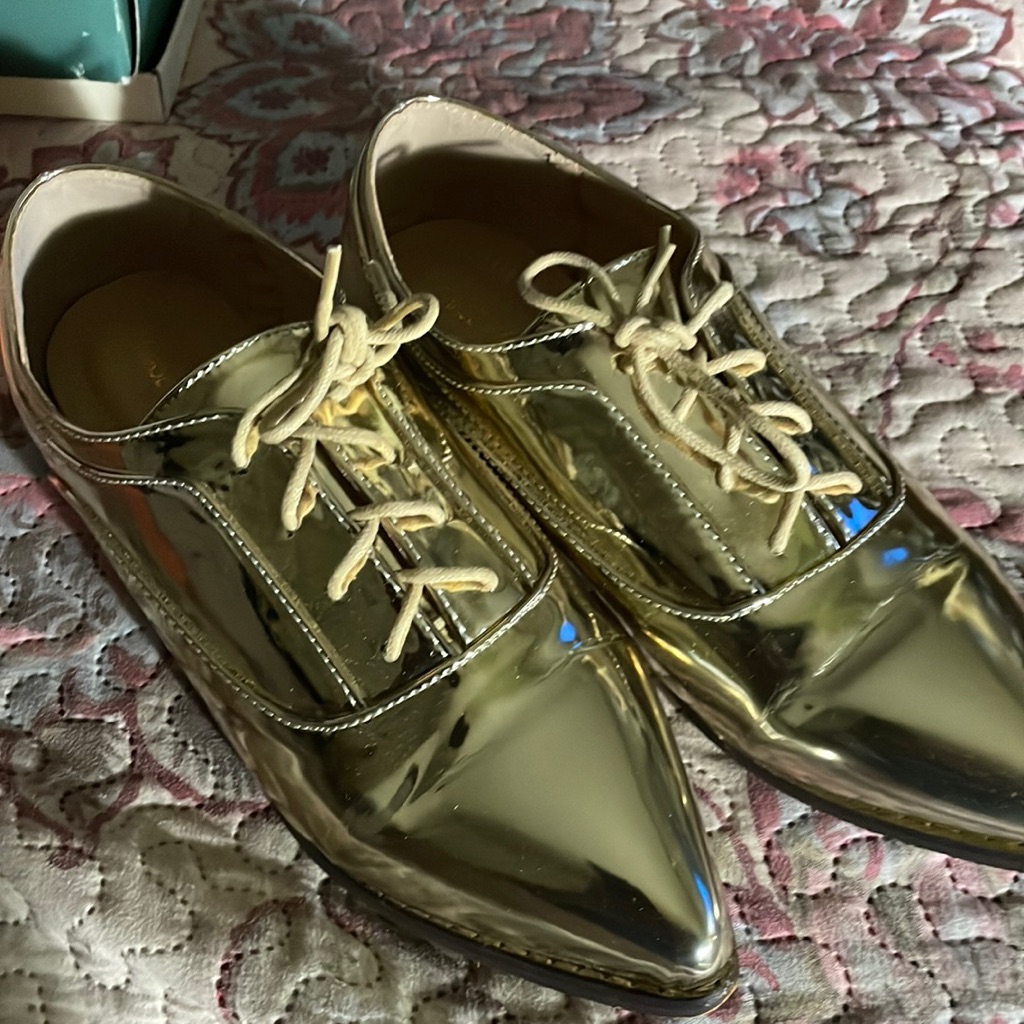 Mirror Flats. String Up.
